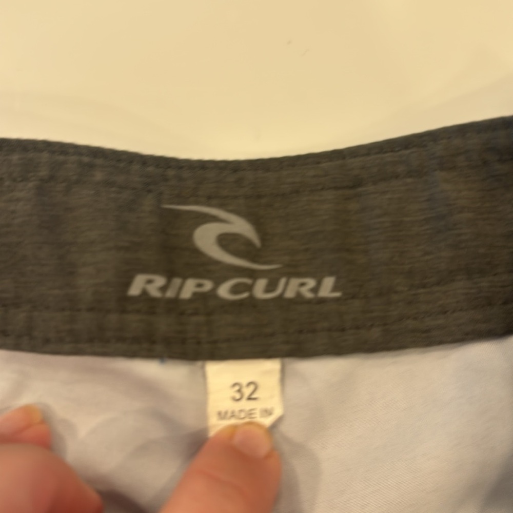 Rip Curl boardshorts size 32 - Picture 2 of 4
